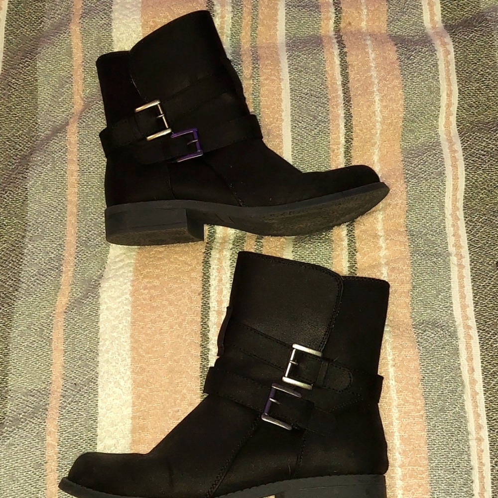 Black mid length boots size 7 woman's